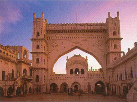 17th-Century-Old-Architecture-Facing-Dargah