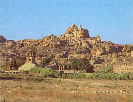 Hampi-Bazaar-With-Palaceground-With-Mountainin-Background1